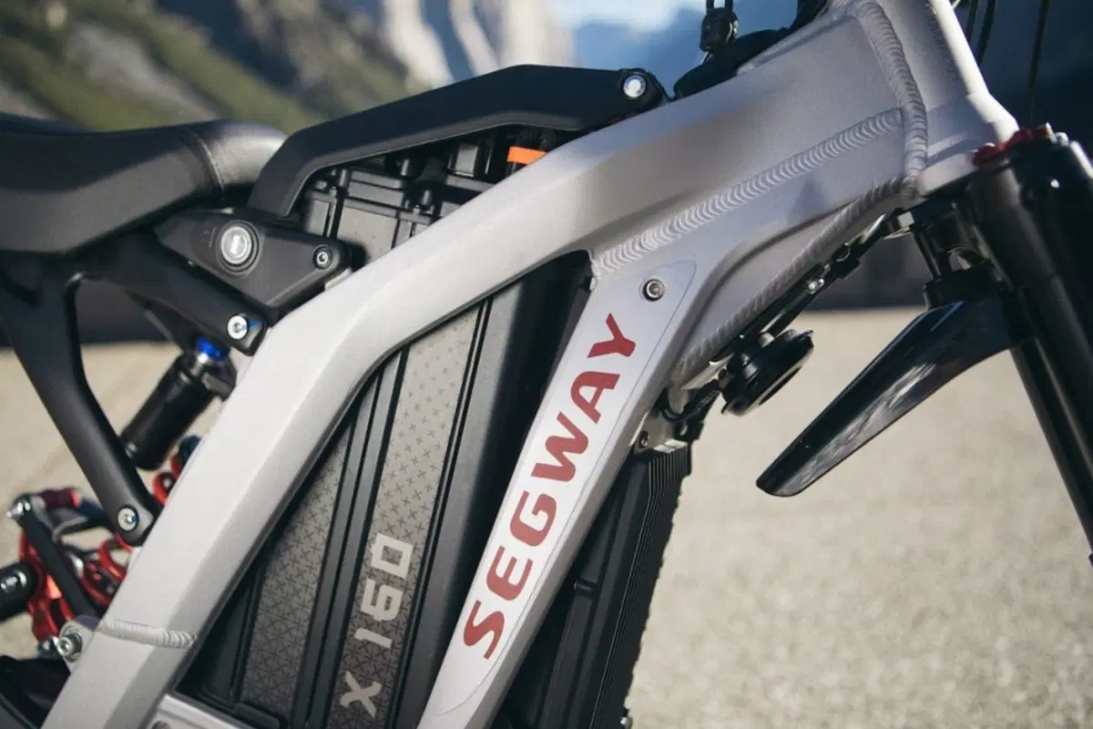 Segway entra nel mercato delle moto elettriche (2)