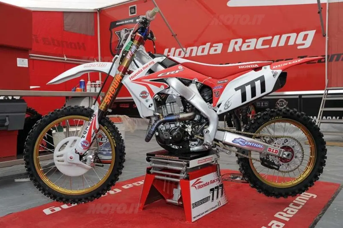 Paolo Martin: "La Honda CRF450R ufficiale di Bobryshev è un vero prototipo" (4)