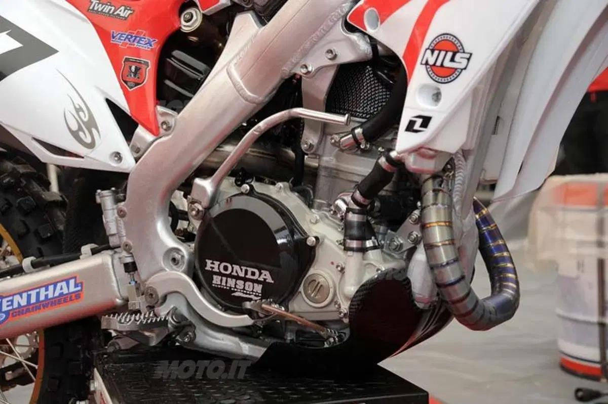 Paolo Martin: "La Honda CRF450R ufficiale di Bobryshev è un vero prototipo" (6)