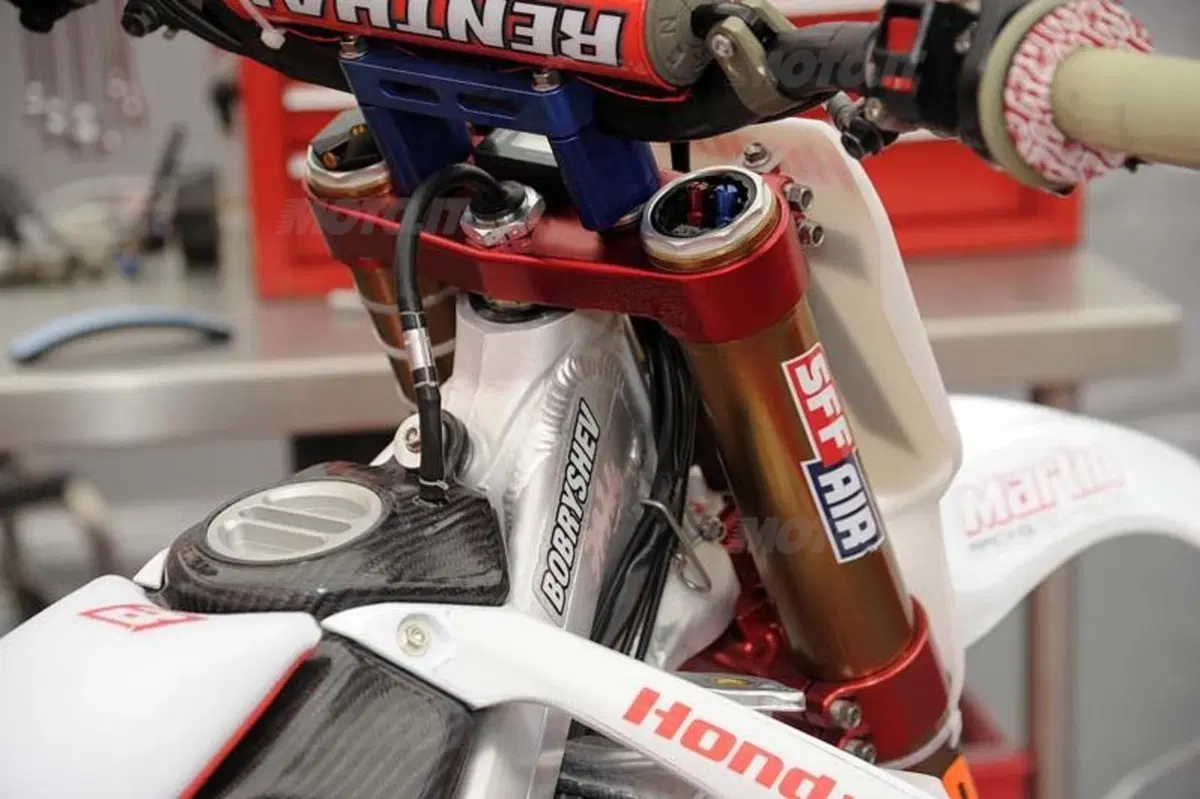 Paolo Martin: "La Honda CRF450R ufficiale di Bobryshev è un vero prototipo" (9)