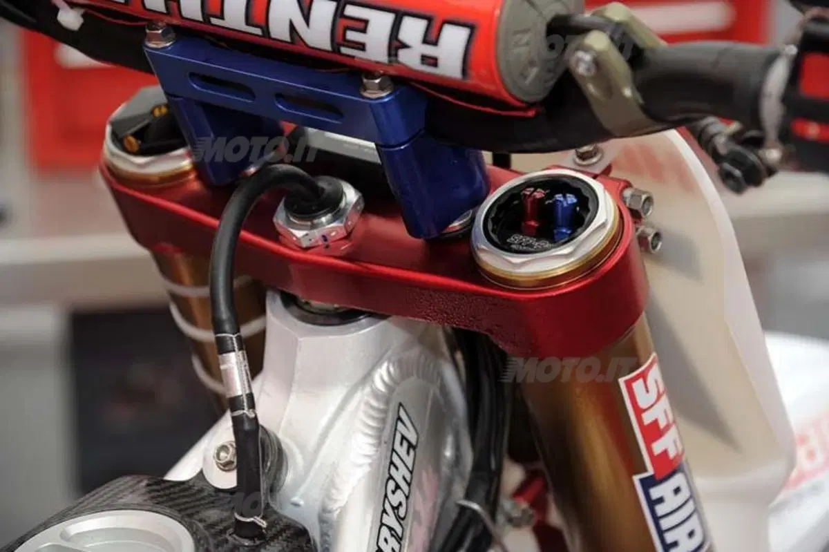Paolo Martin: "La Honda CRF450R ufficiale di Bobryshev è un vero prototipo" (10)