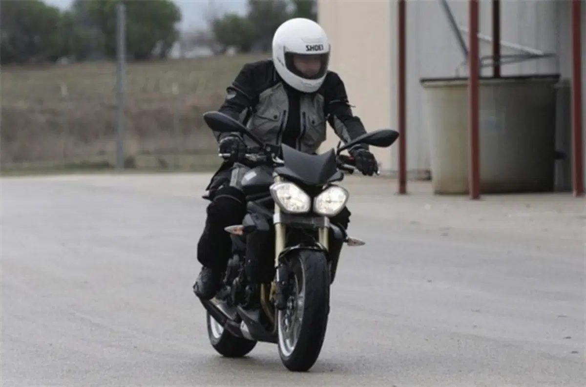 Triumph Street Triple 675 2013. Le prime foto (5)