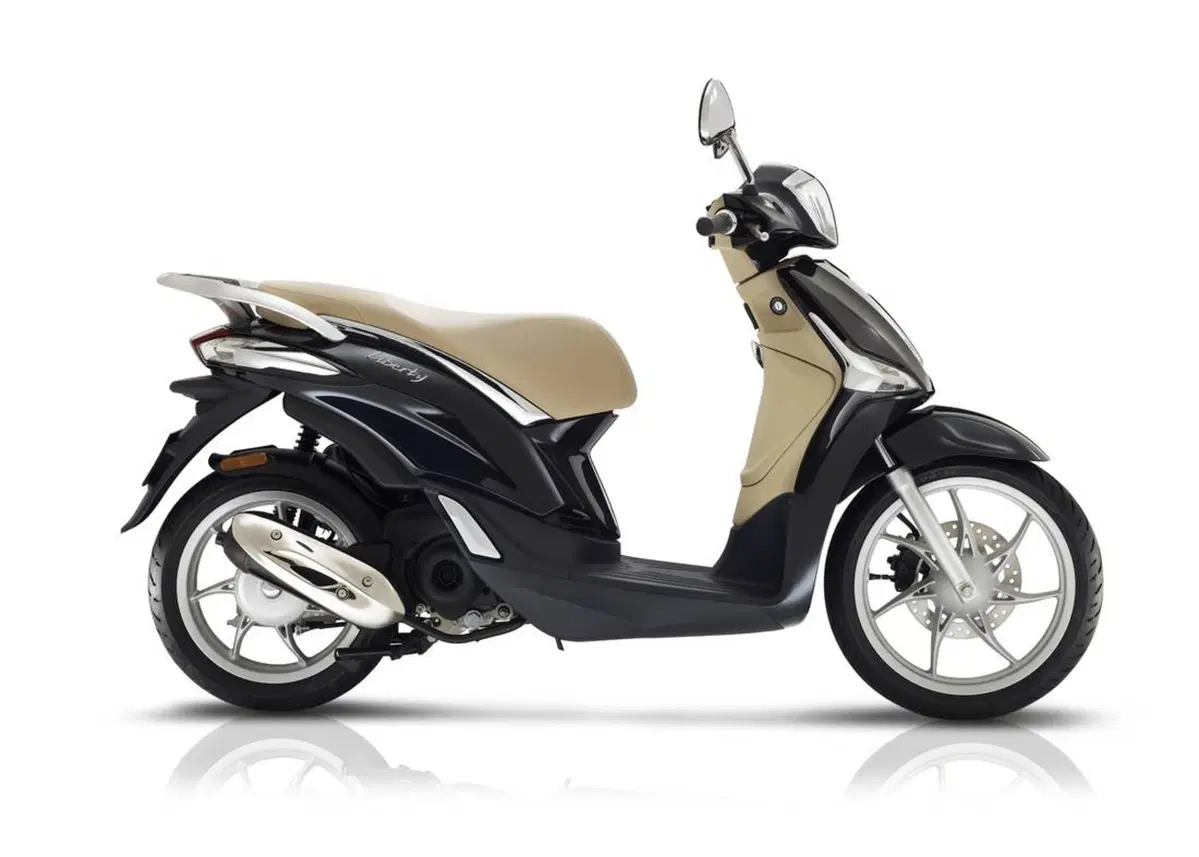 Piaggio Liberty 50 RST (2025 - 26) (2)
