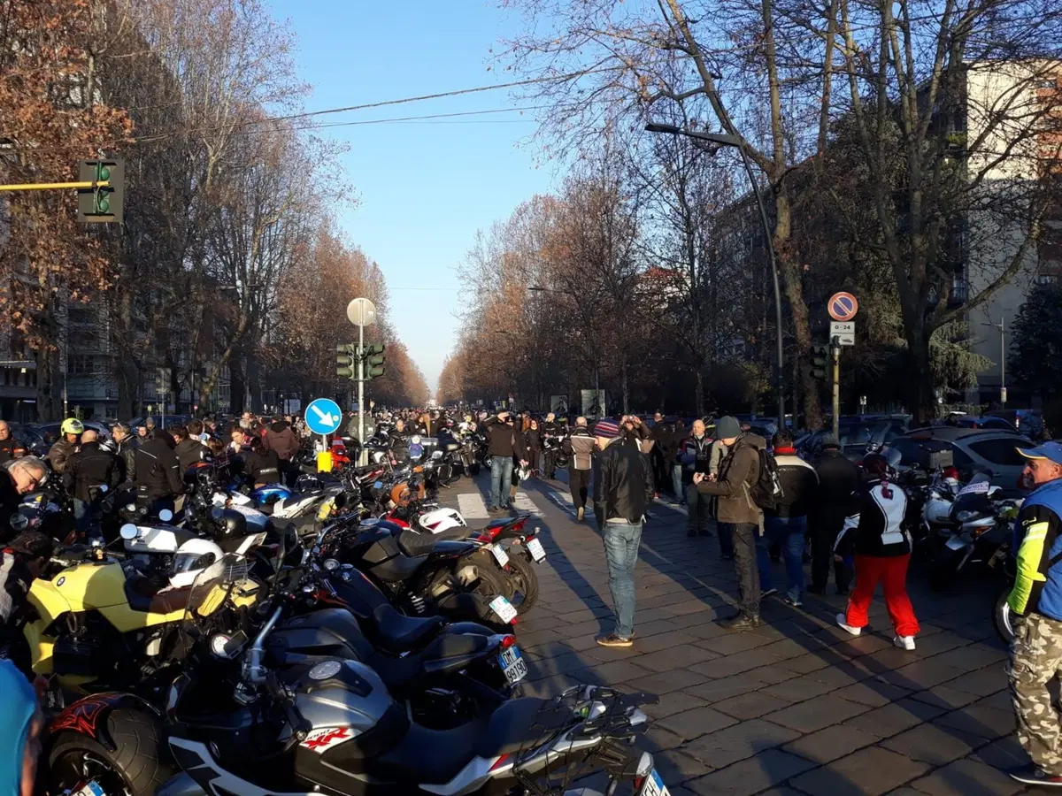 Tantissimi motociclisti alla Motobefana del 2020 a Milano