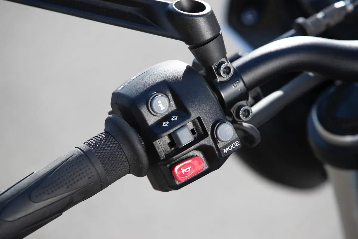 Nuova Triumph Street Triple S 2020 (9)