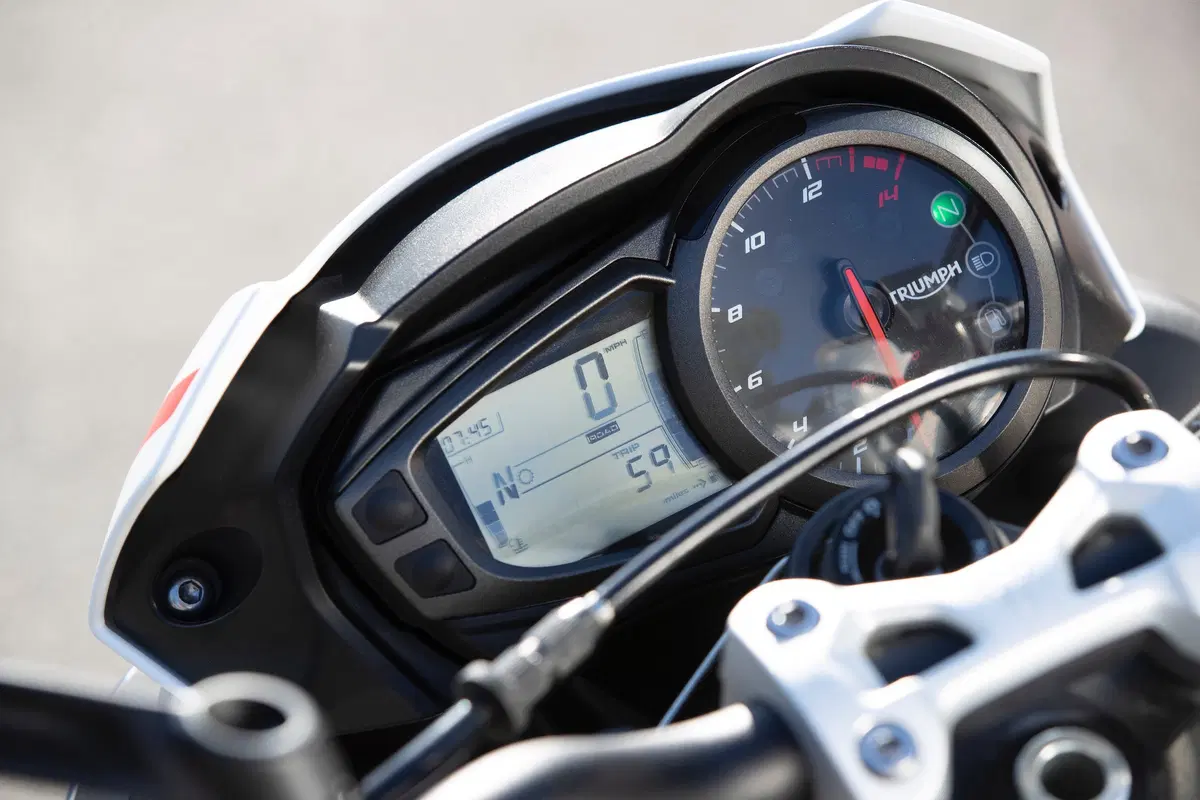 Nuova Triumph Street Triple S 2020 (3)