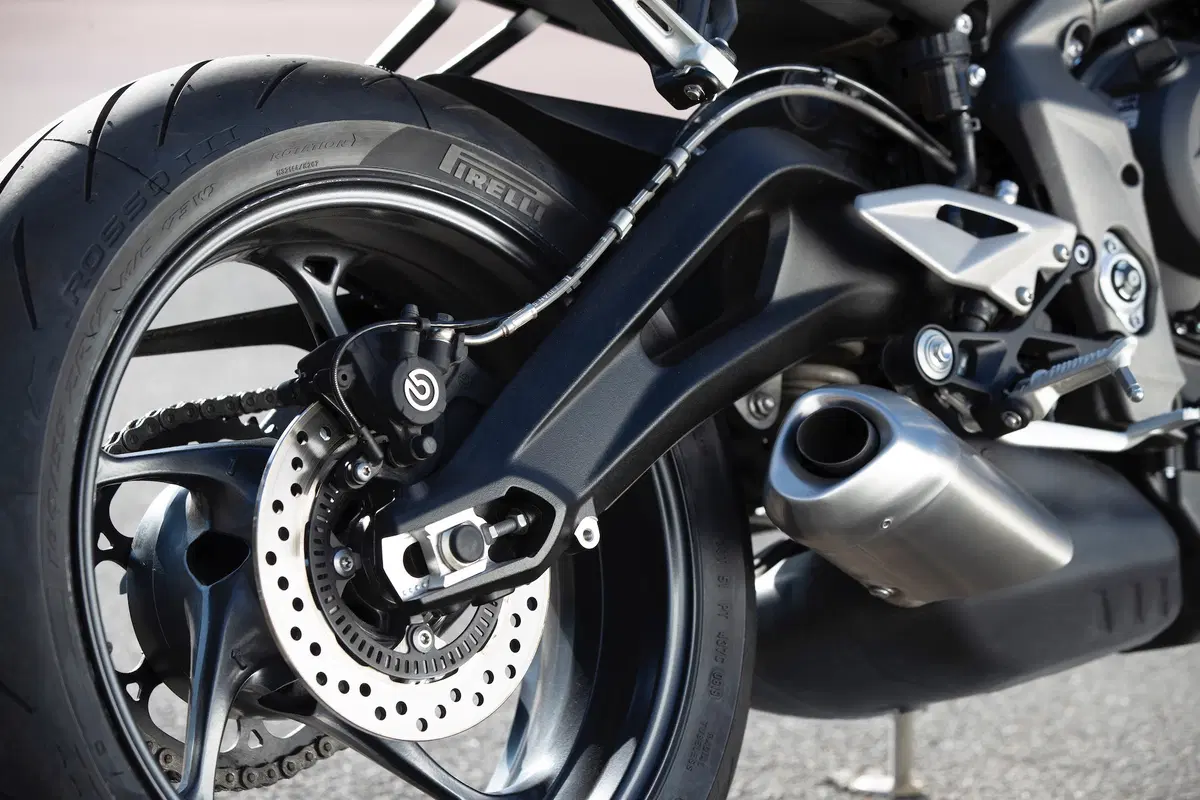 Nuova Triumph Street Triple S 2020 (11)