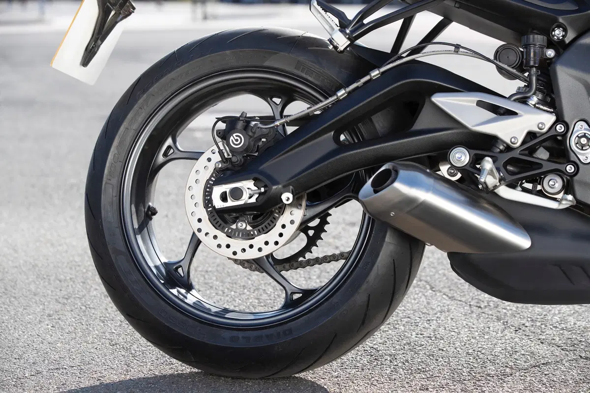 Nuova Triumph Street Triple S 2020 (13)
