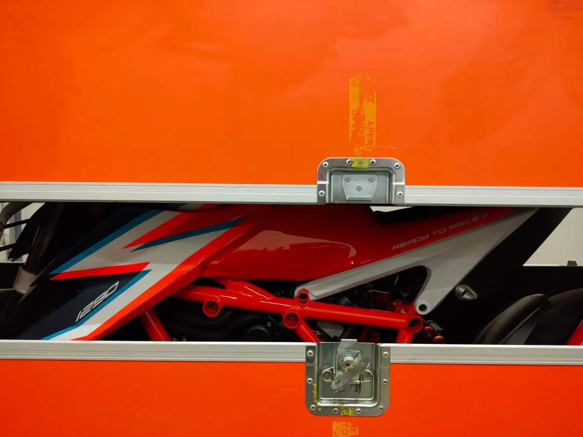 KTM 1290 Super Duke R: scoprila in diretta su Moto.it il 14 gennaio! (8)