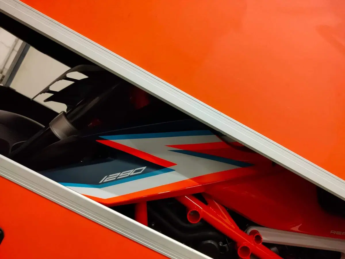 KTM 1290 Super Duke R: scoprila in diretta su Moto.it il 14 gennaio! (12)