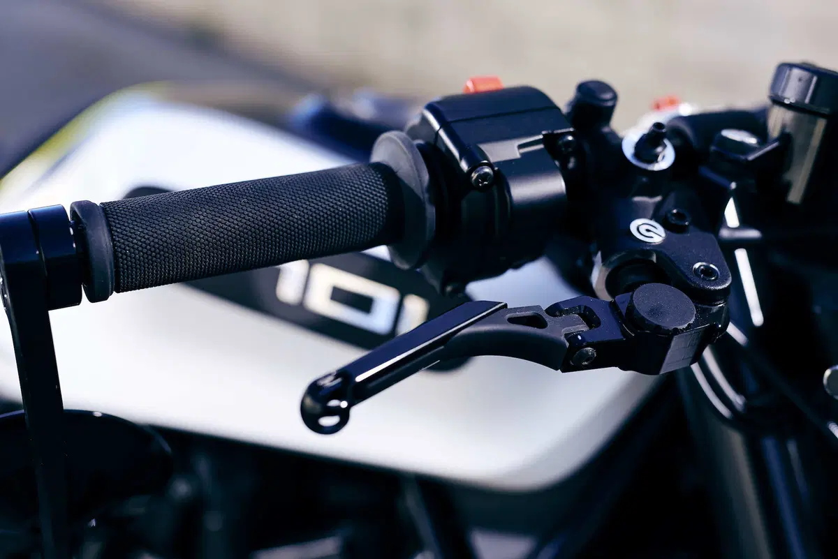 Husqvarna Vitpilen 701: dinamica e raffinata (5)