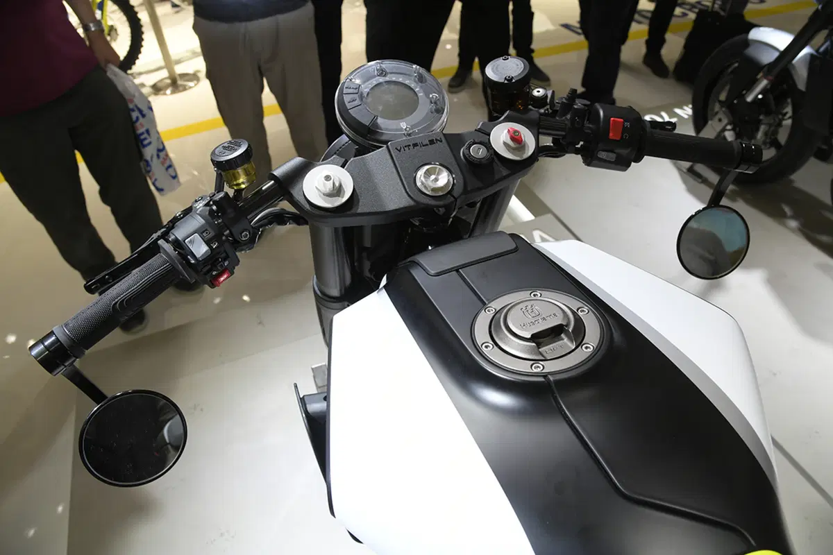 EICMA 2017: Husqvarna Vitpilen 701, foto e dati (25)
