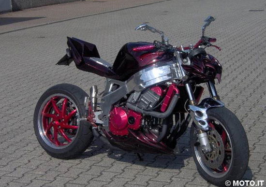 Le Strane di Moto.it: Honda CBR 900 Streetfighter