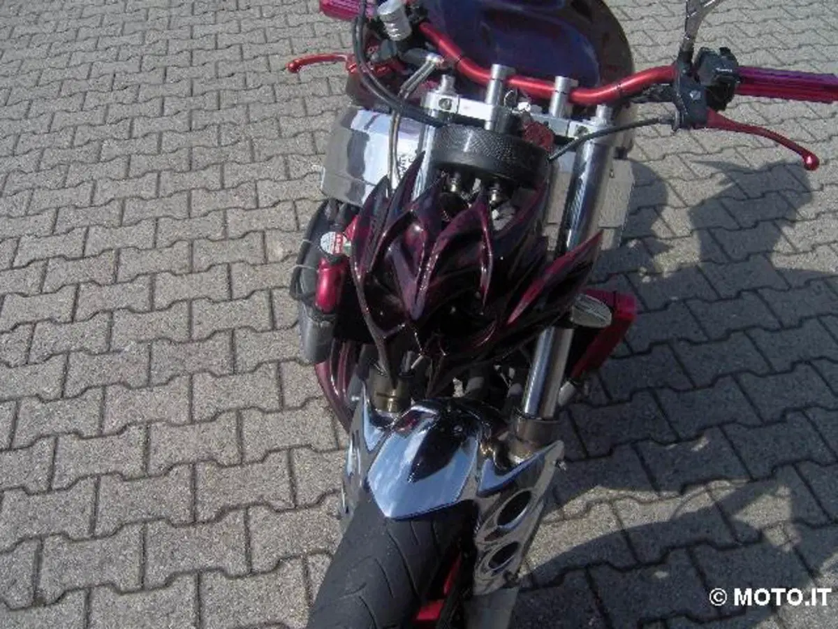 Le Strane di Moto.it: Honda CBR 900 Streetfighter (3)