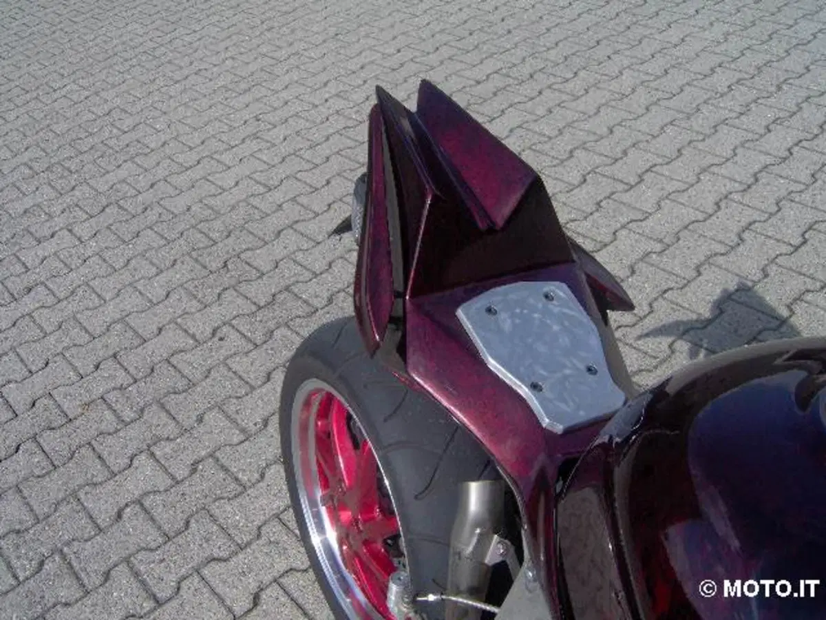 Le Strane di Moto.it: Honda CBR 900 Streetfighter (6)