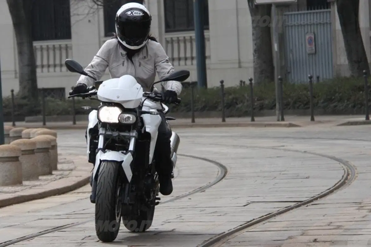 BMW F 800 R 2012  (5)