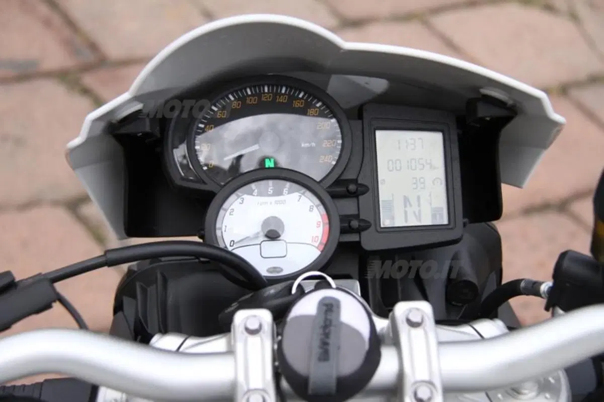 BMW F 800 R 2012  (22)