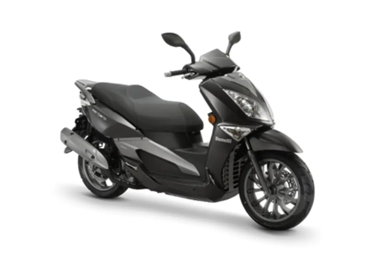 Nuovo scooter Benelli ZenZero 350. Ad aprile a 3.590 Euro