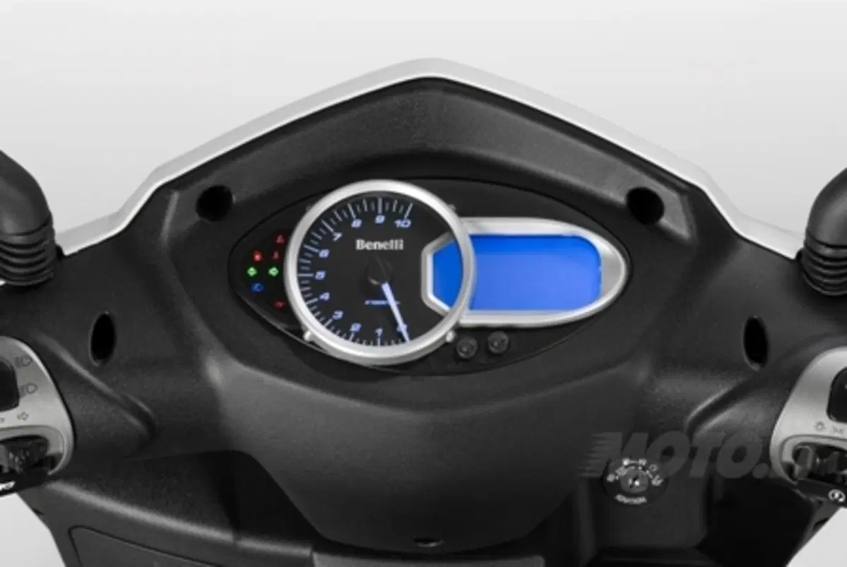 Nuovo scooter Benelli ZenZero 350. Ad aprile a 3.590 Euro (5)