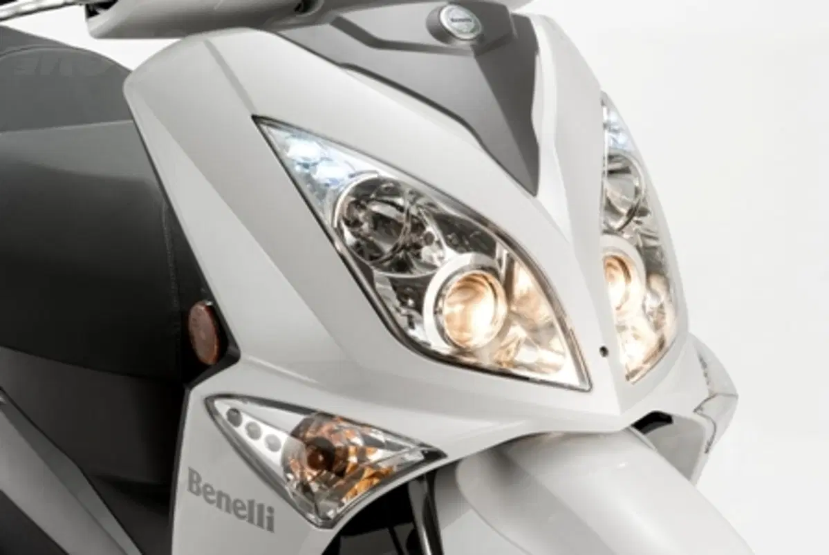 Nuovo scooter Benelli ZenZero 350. Ad aprile a 3.590 Euro (7)