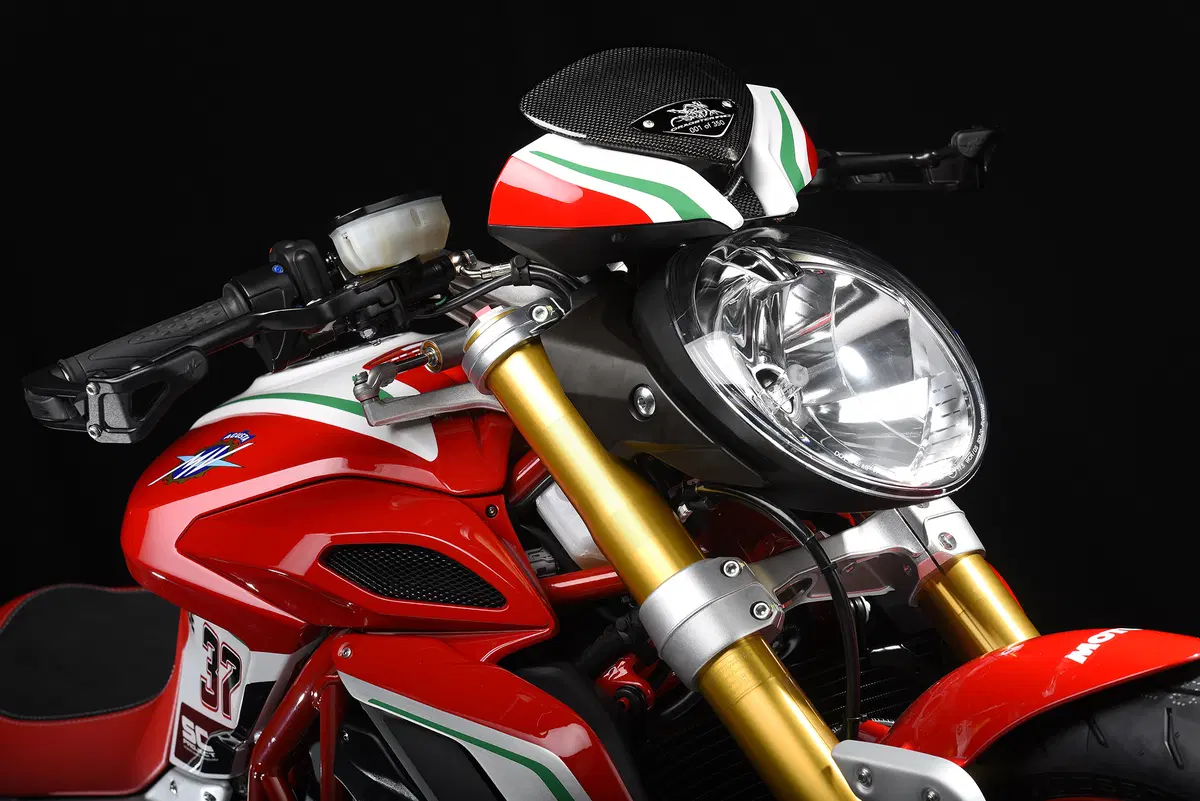 EICMA 2017: MV Agusta Dragster 800 RC 2018 (11)