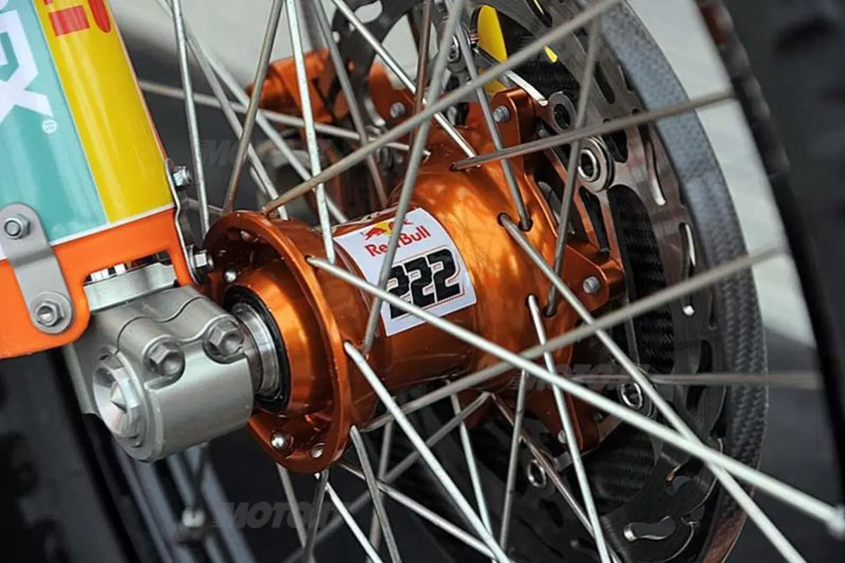 De Carli: "La KTM SX 350 di Tony Cairoli è più potente" (18)
