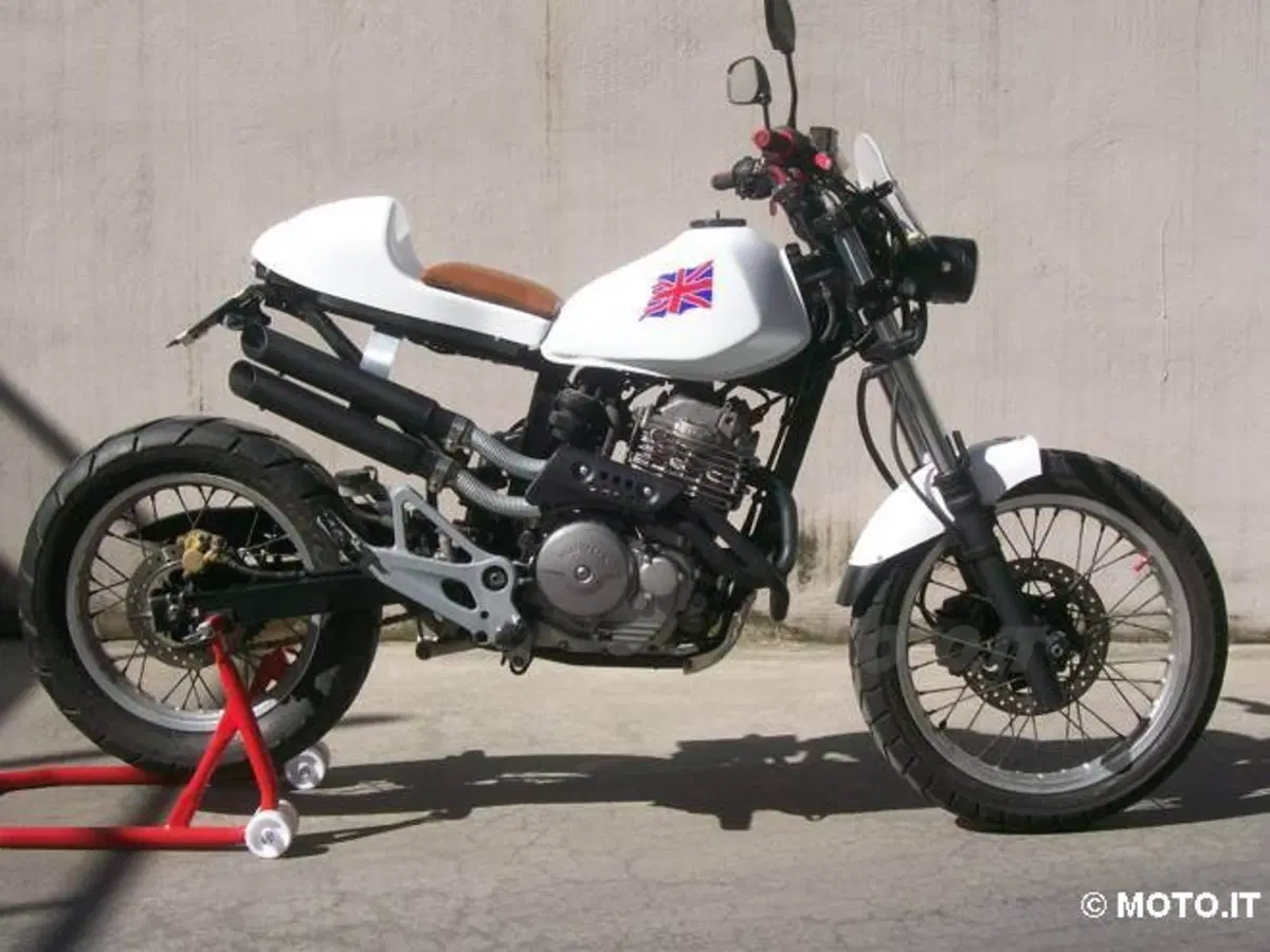 Le Strane di Moto.it: Honda SLR 650 English Style