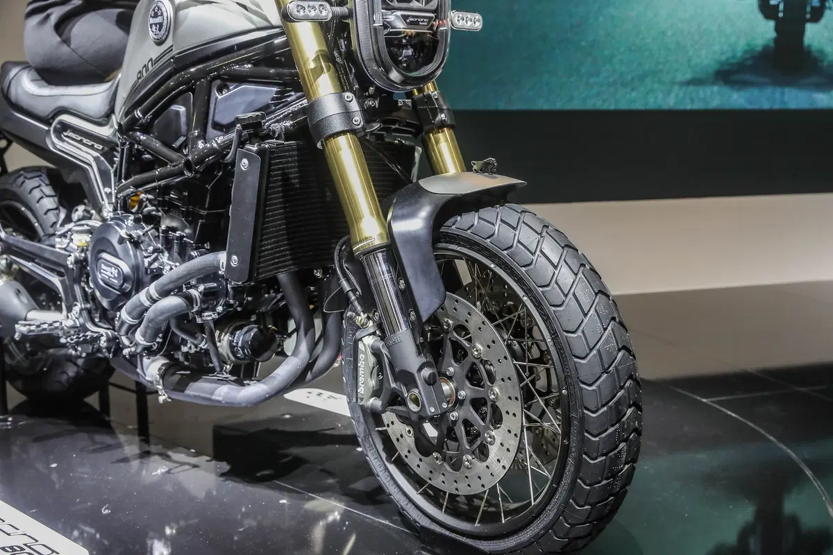 Benelli Leoncino 800 e 800 Trail a EICMA 2019: video, foto e dati (3)
