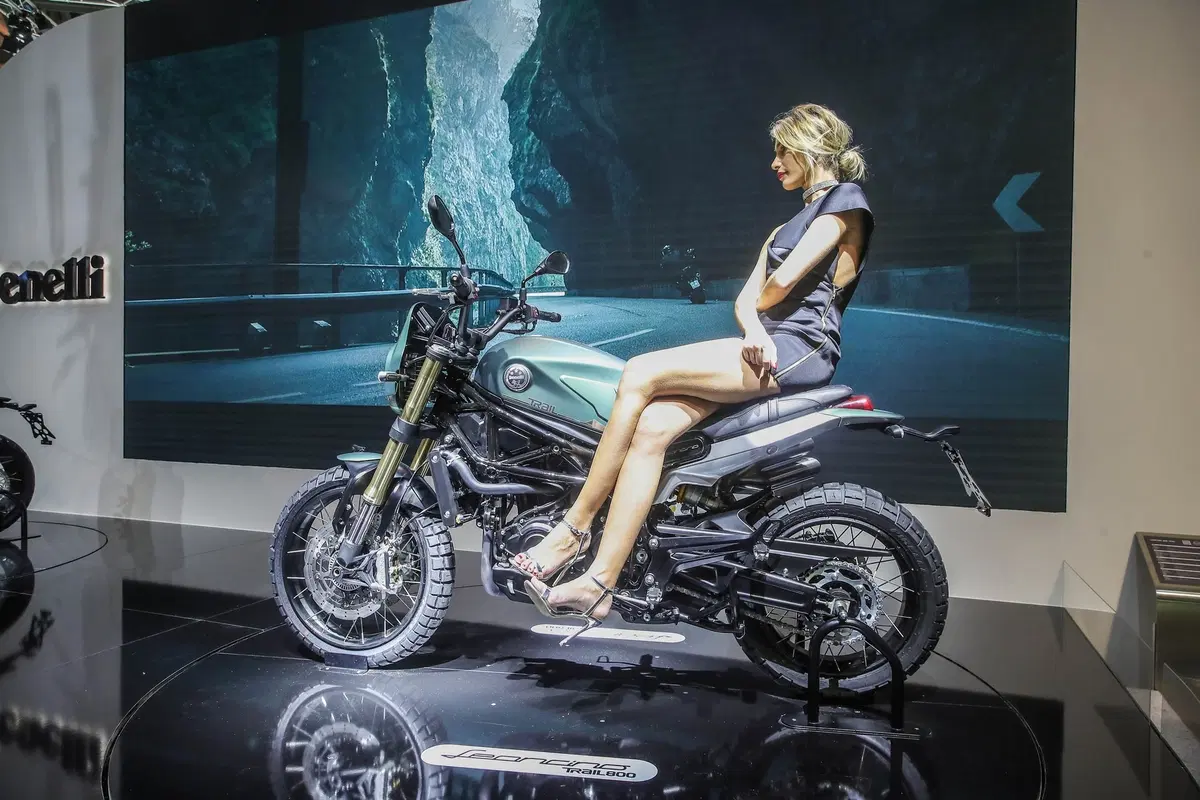 Benelli Leoncino 800 e 800 Trail a EICMA 2019: video, foto e dati (8)