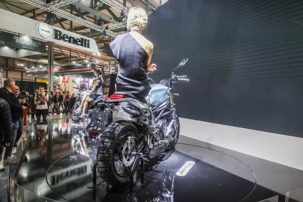 Benelli Leoncino 800 e 800 Trail a EICMA 2019: video, foto e dati (11)