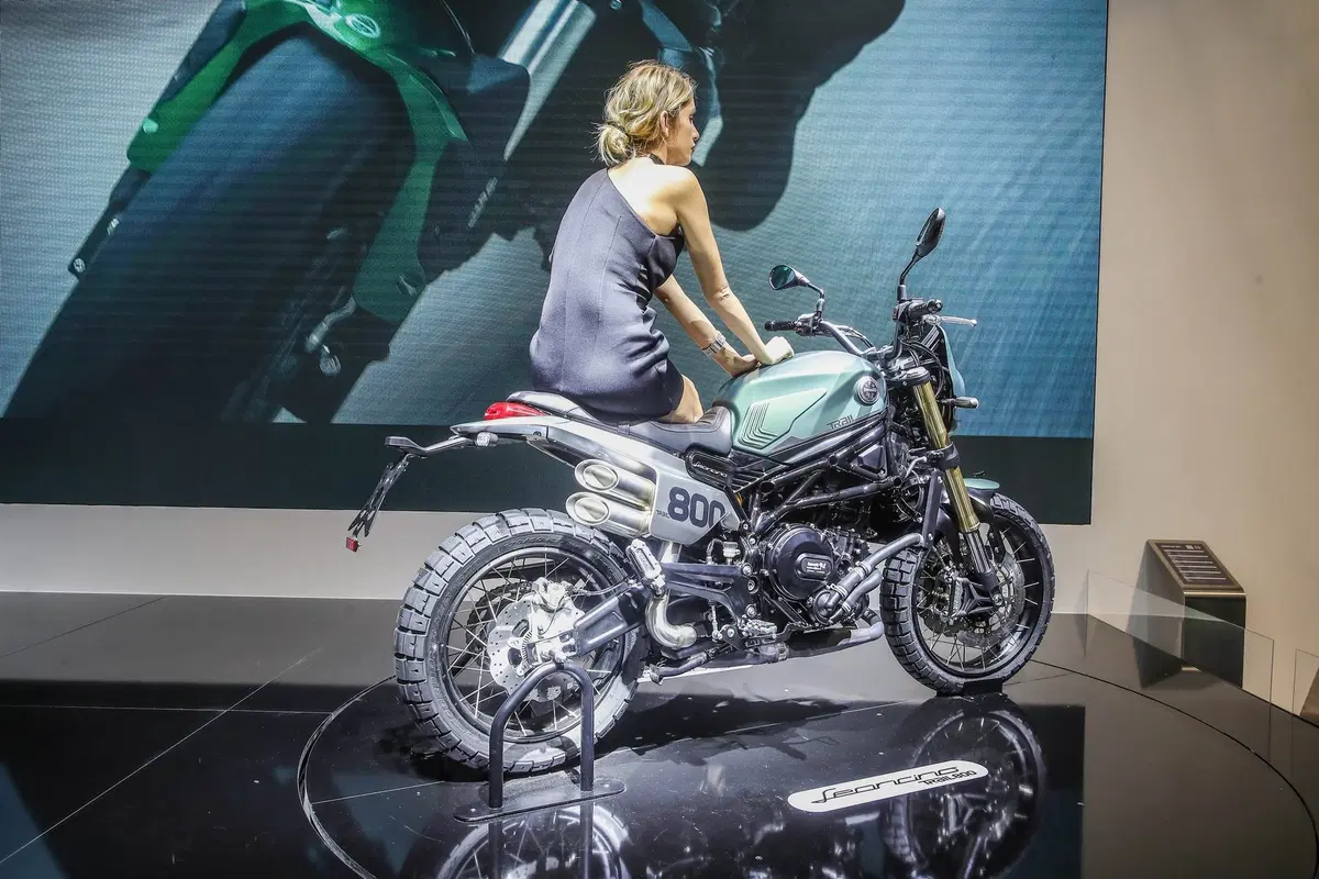 Benelli Leoncino 800 e 800 Trail a EICMA 2019: video, foto e dati (16)