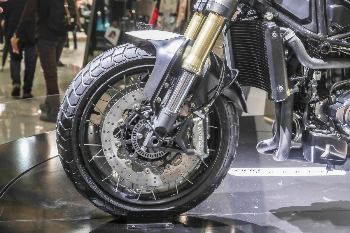 Benelli Leoncino 800 e 800 Trail a EICMA 2019: video, foto e dati (17)