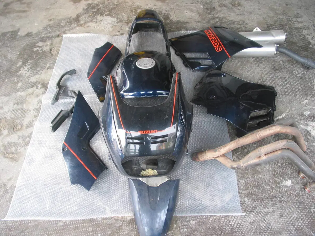 Carena completa Suzuki GSX 1100 F 88/94 (2)