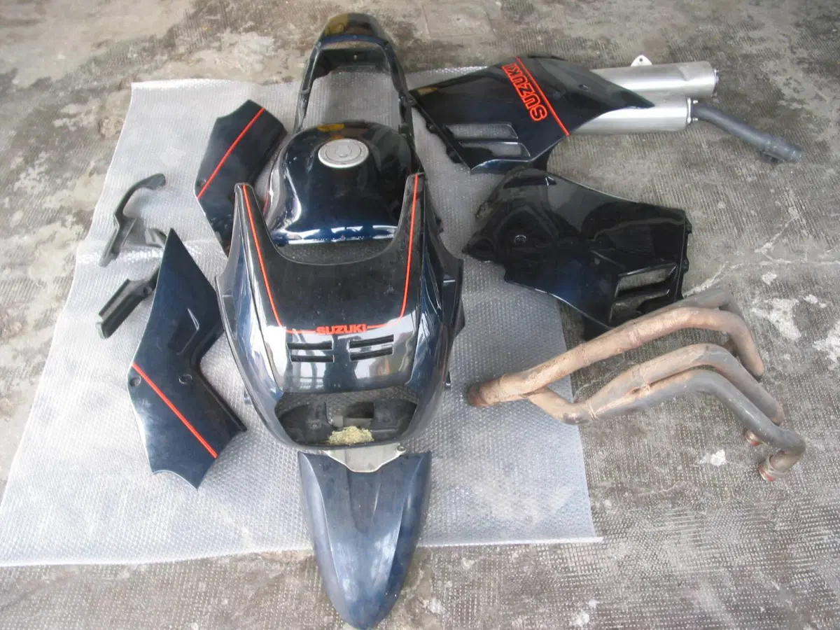 Carena completa Suzuki GSX 1100 F 88/94 (3)