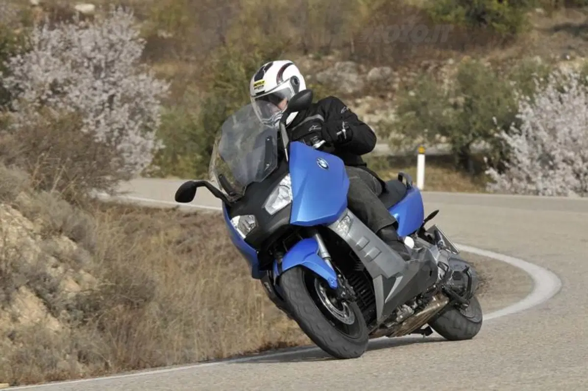 BMW C 600 Sport e C 650 GT  (2)