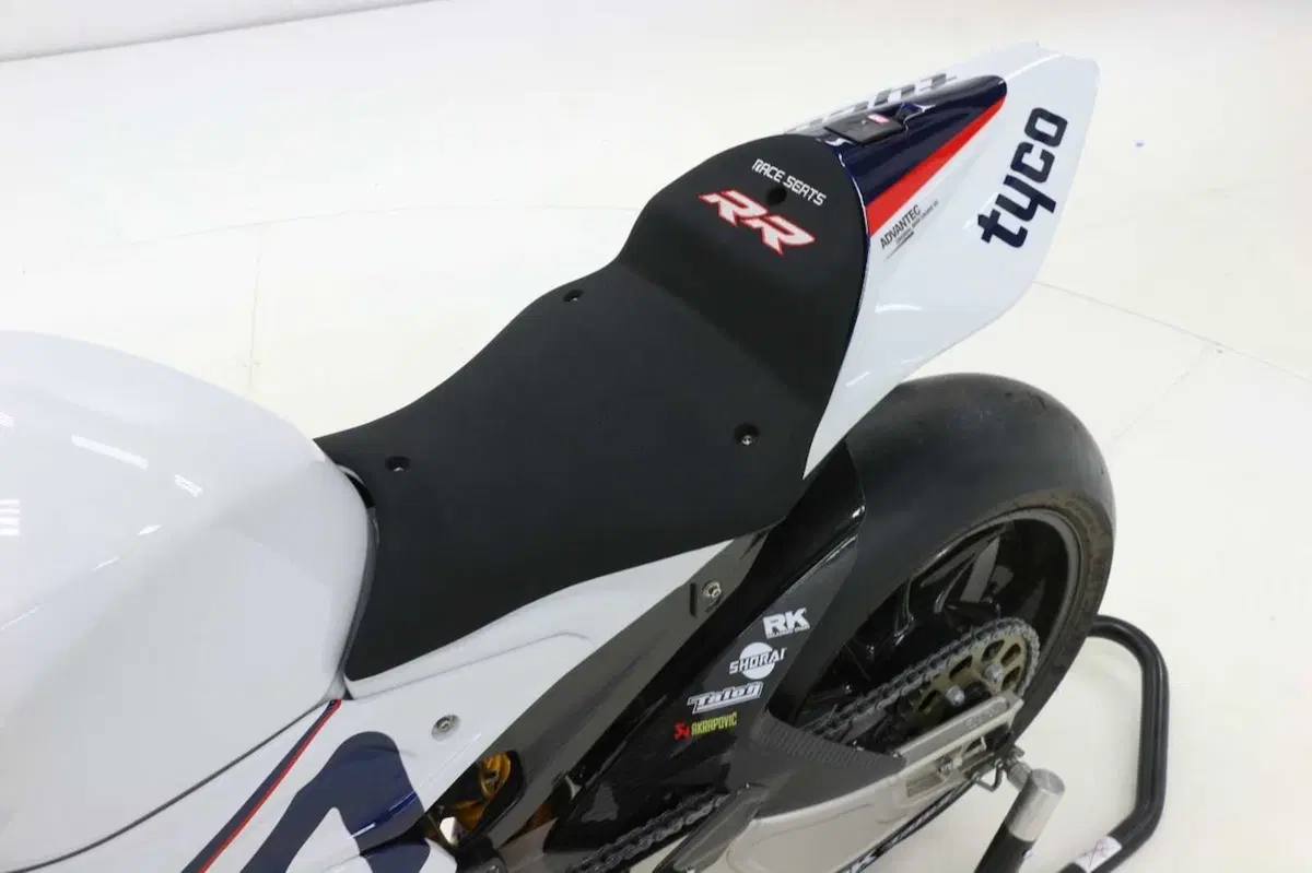 Una BMW HP4 Race ex Michael Dunlop in vendita. Interessa? (10)