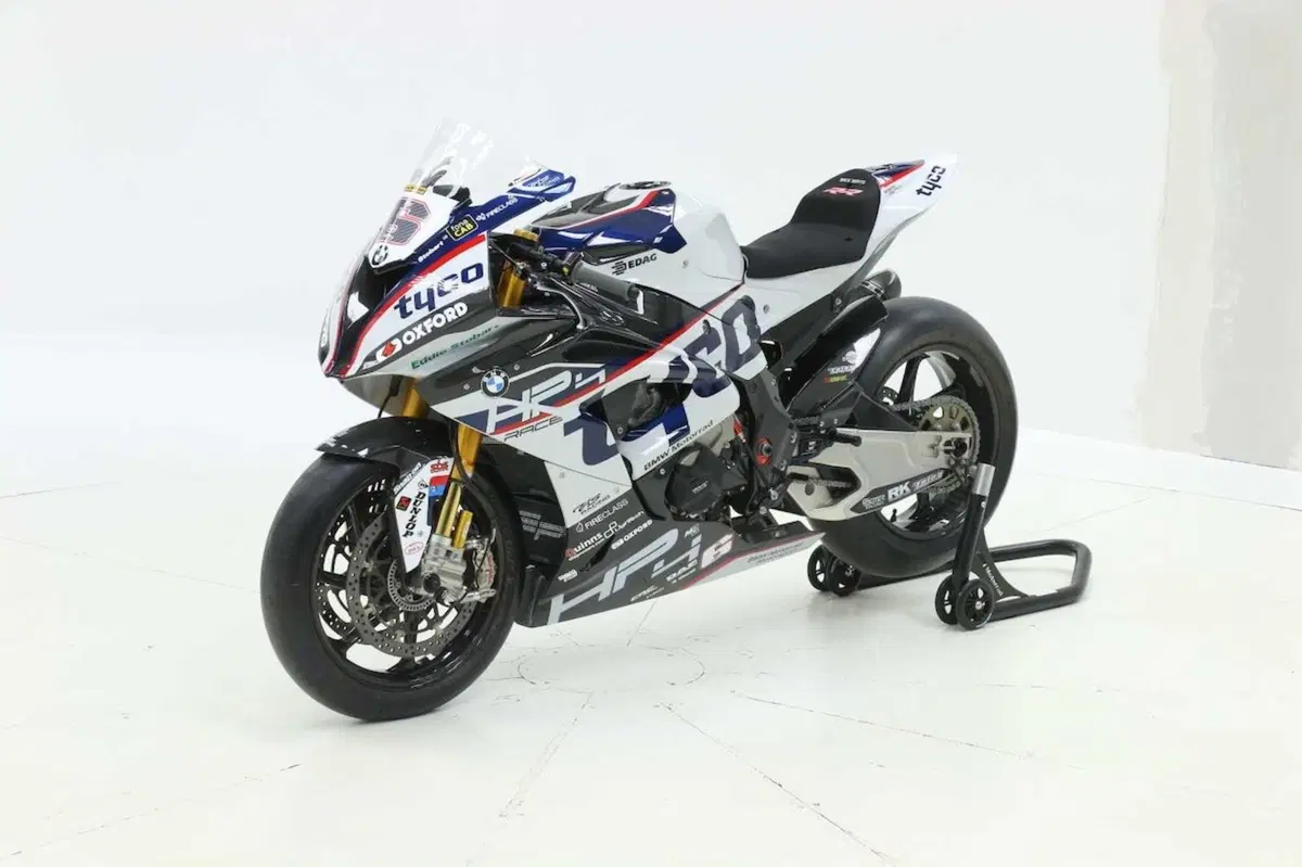 Una BMW HP4 Race ex Michael Dunlop in vendita. Interessa? (2)