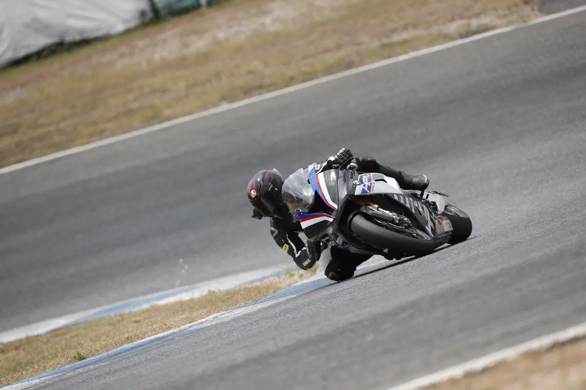 BMW HP4 Race - Carbonio al potere (3)