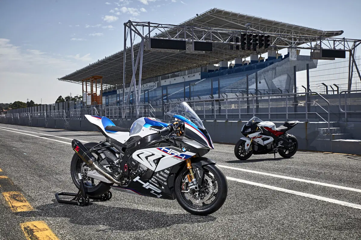 BMW HP4 Race - Carbonio al potere (20)