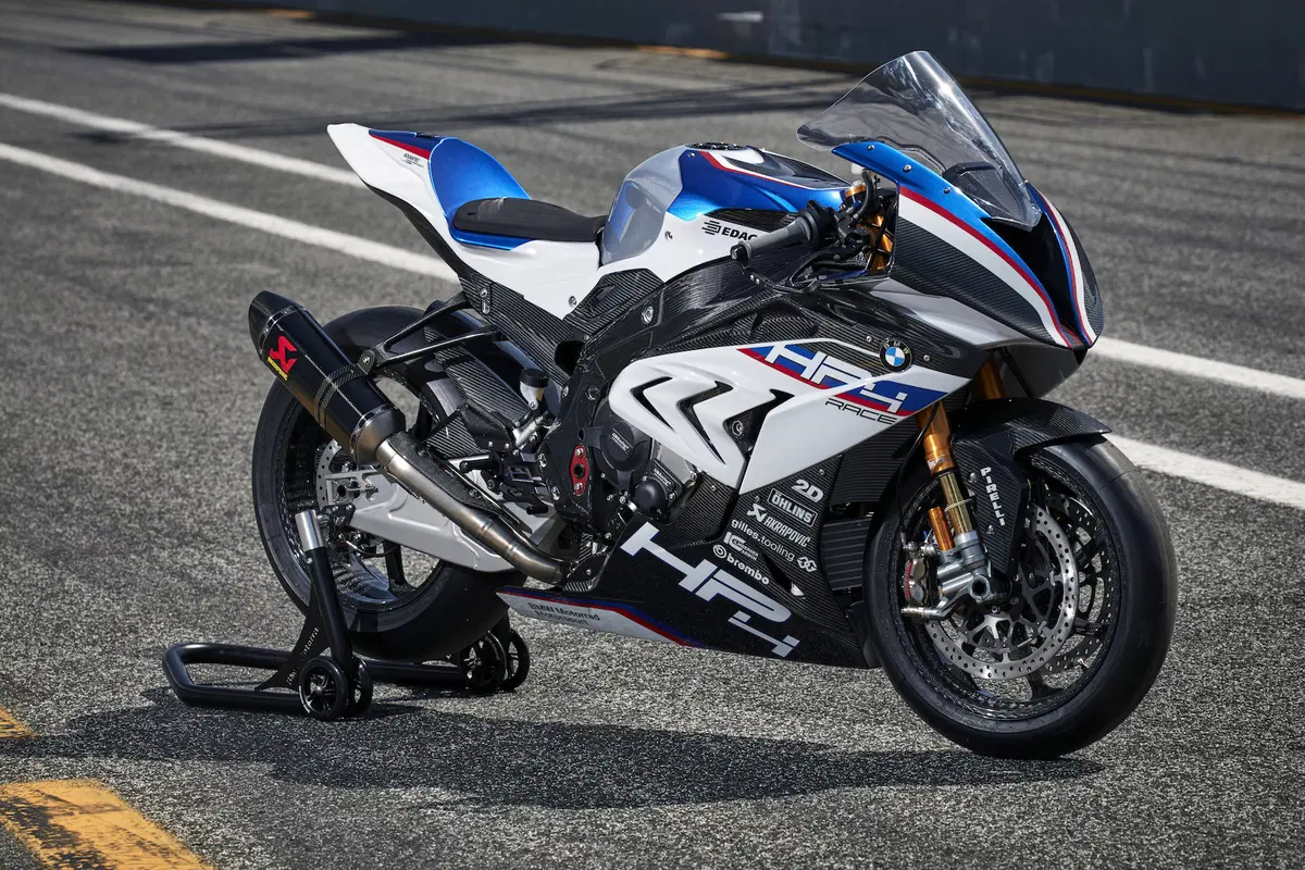 BMW HP4 Race - Carbonio al potere (22)