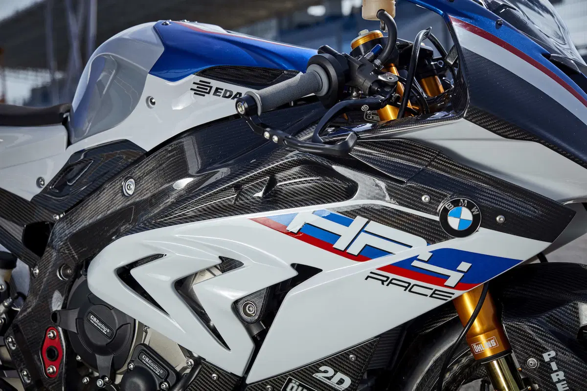 BMW HP4 Race - Carbonio al potere (26)