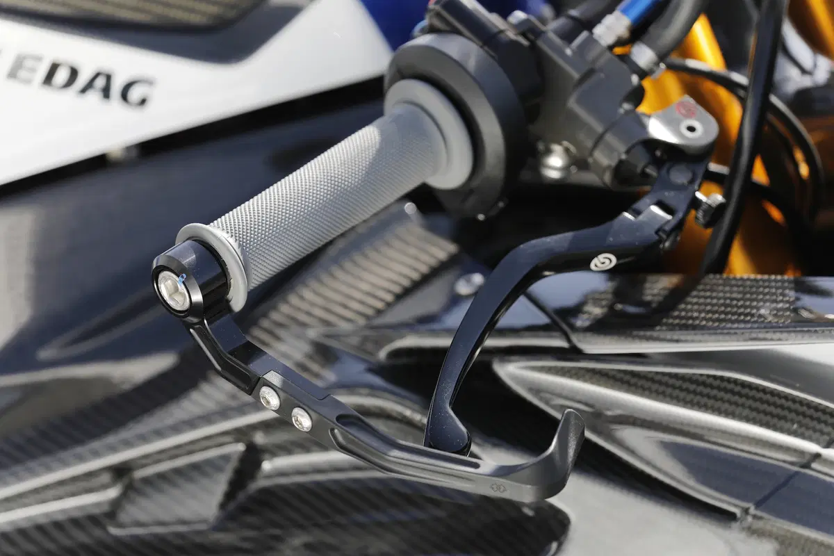 BMW HP4 Race - Carbonio al potere (30)