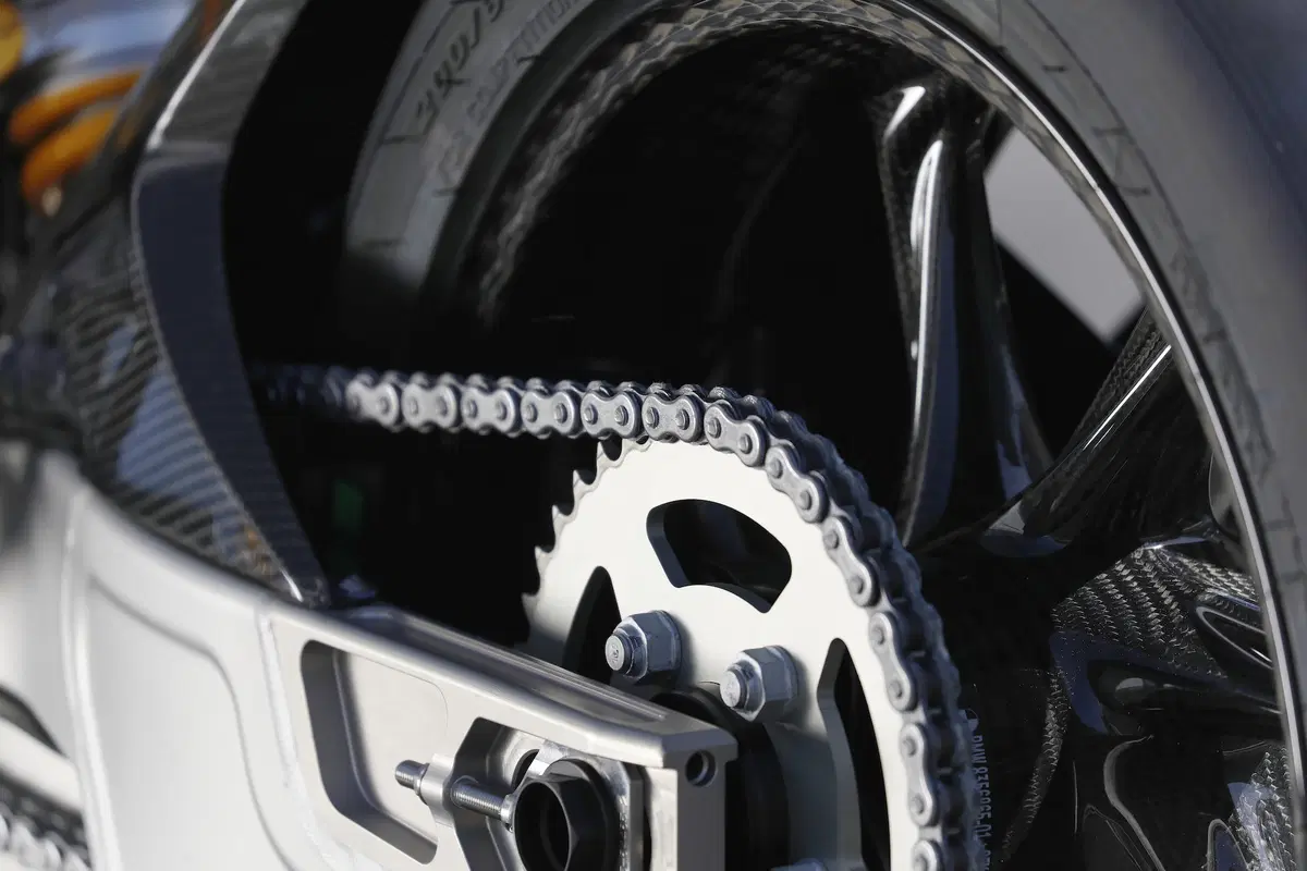 BMW HP4 Race - Carbonio al potere (34)
