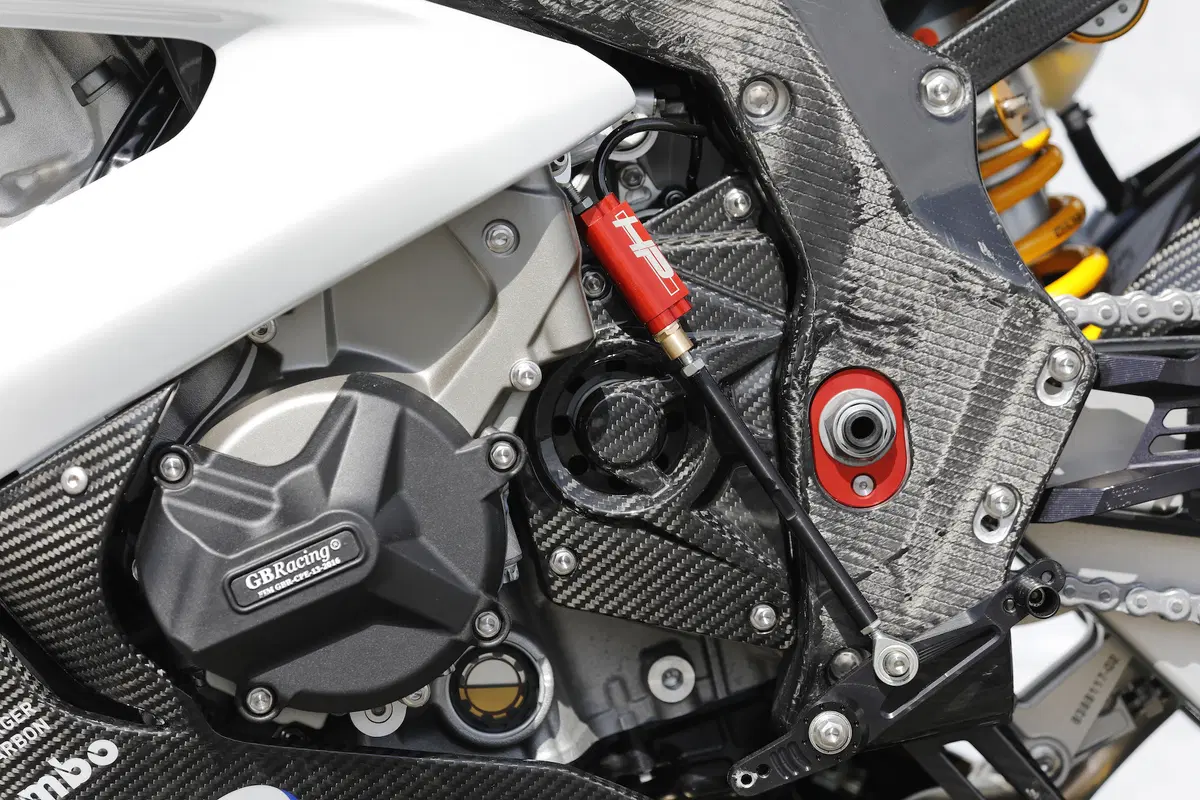 BMW HP4 Race - Carbonio al potere (39)