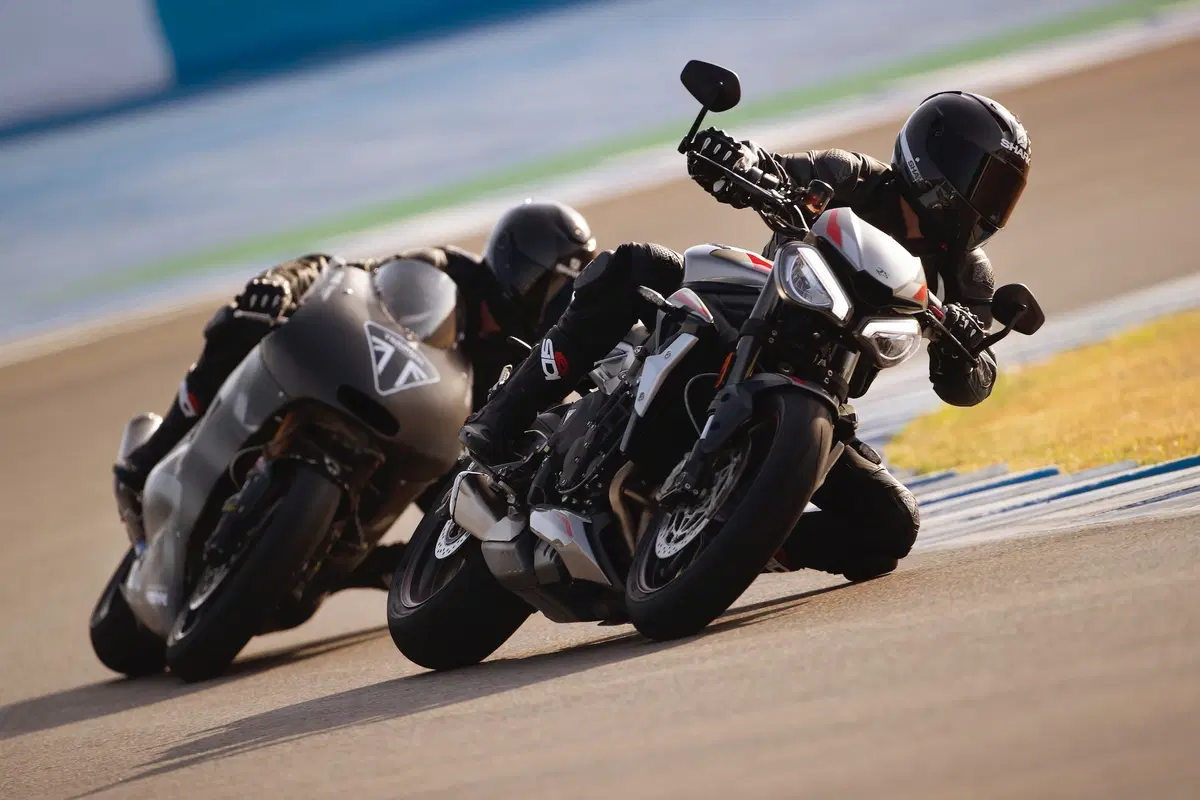Nuova Triumph Street Triple RS 2020: ancora più potente! (2)
