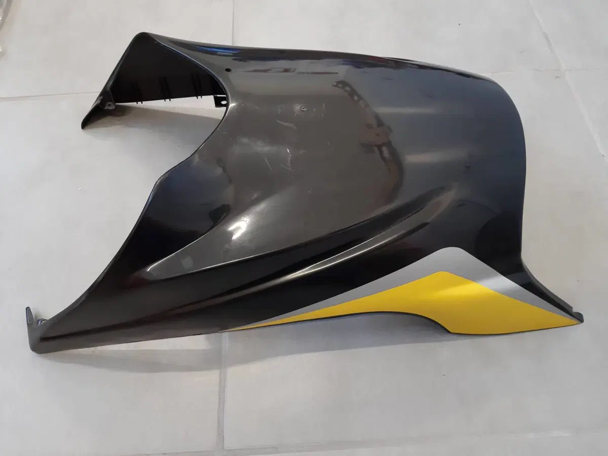 Carena inferiore puntuale Aprilia Sr 50 2001/02 (3)