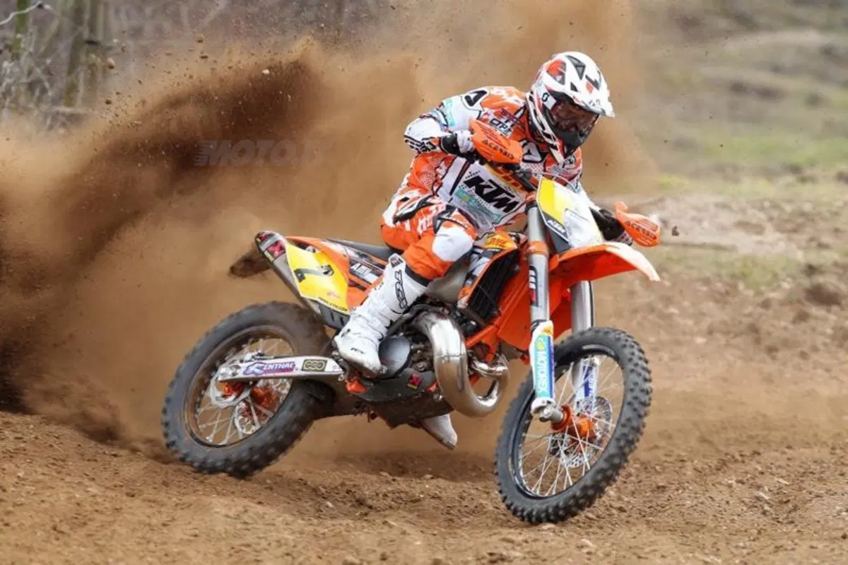 KTM presenta il dream team per il Mondiale Enduro 2012 (2)