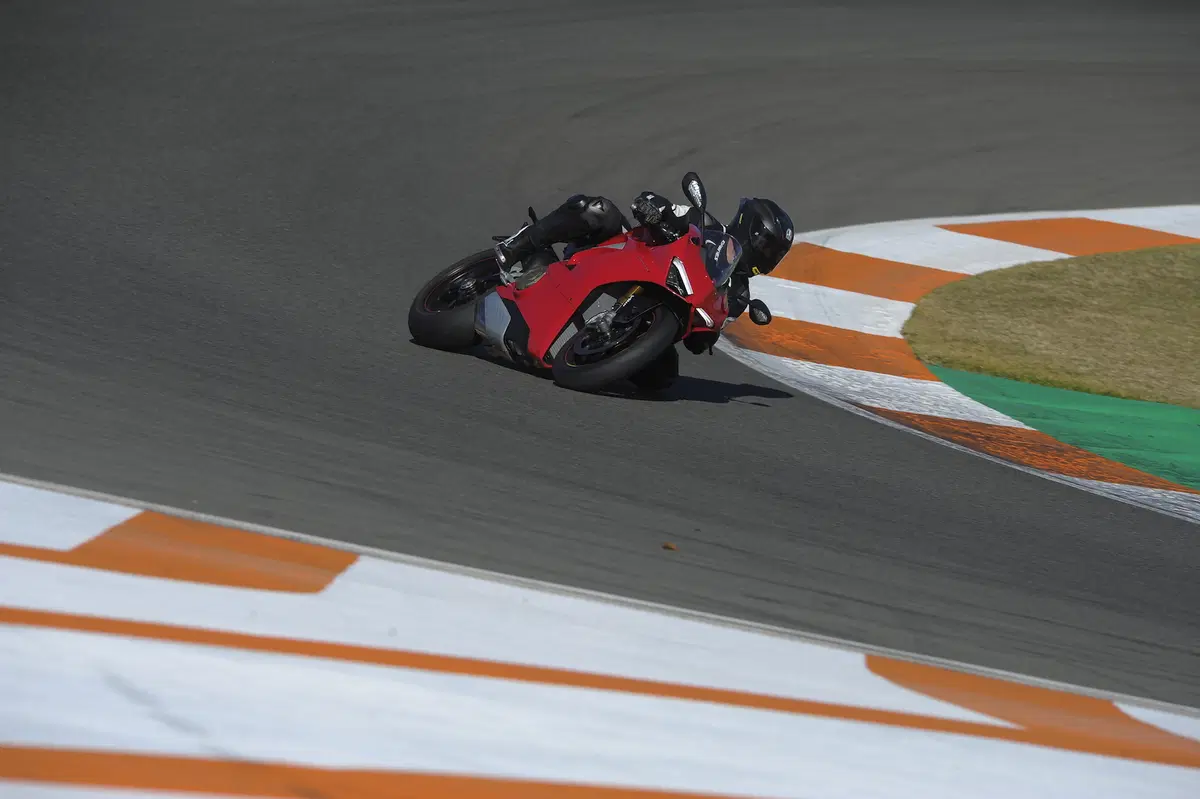 Ducati Panigale V4. La MotoGP targata (10)