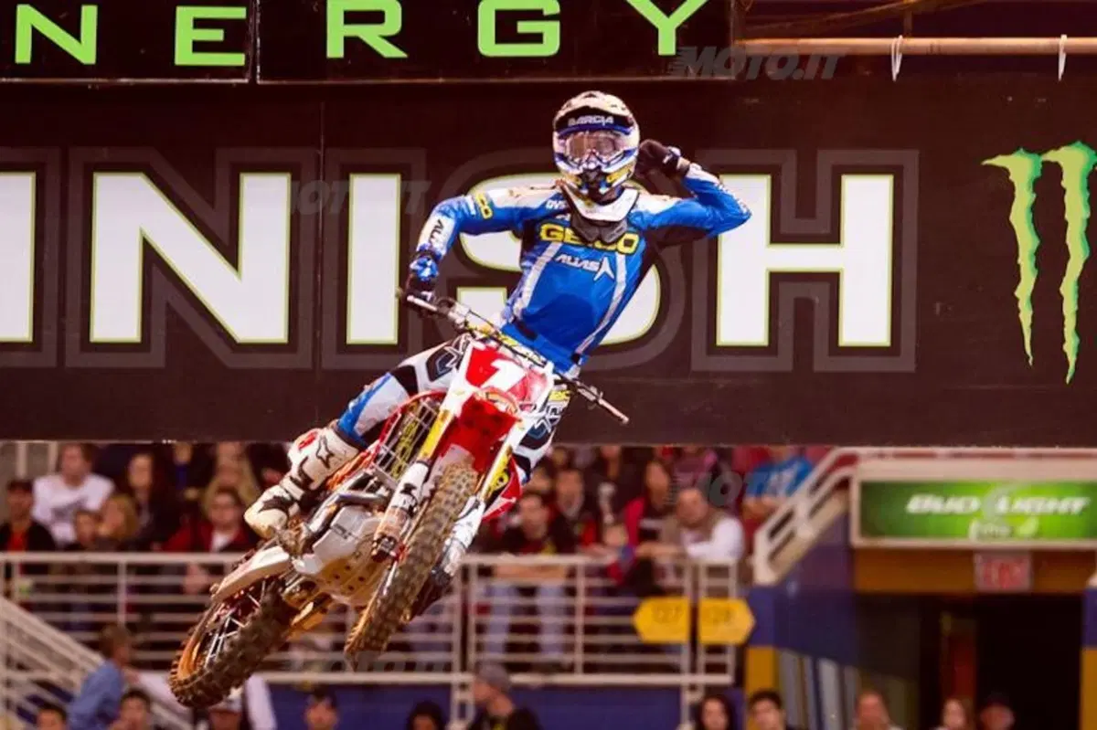 Supercross. Villopoto vince a St. Louis (9)