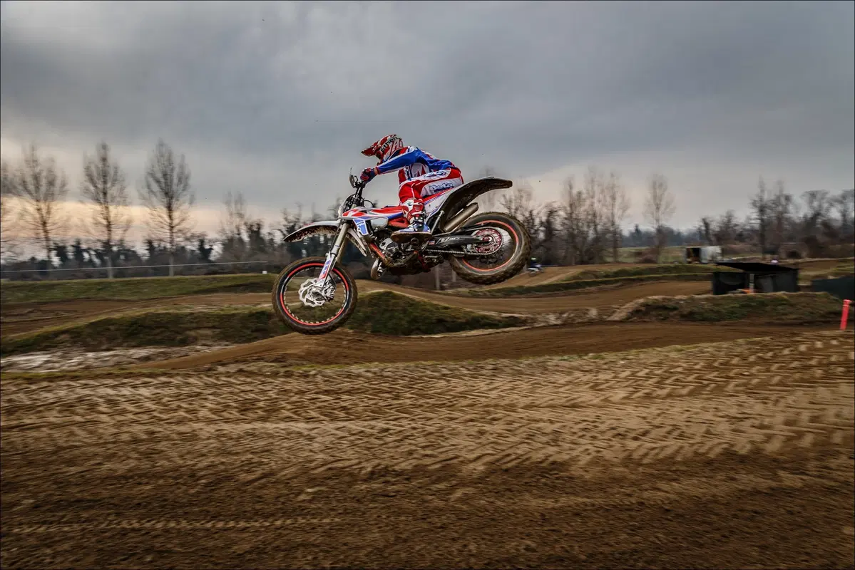 Beta 125 Enduro TEST 2 tempi vs 4 tempi: sfida in pista (17)